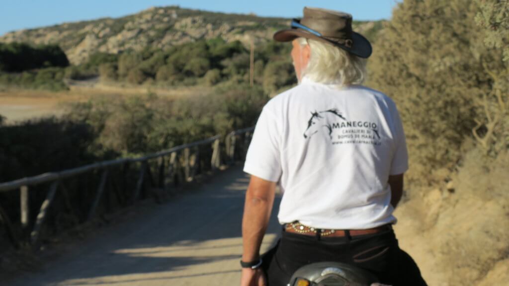 Andare a cavallo a Chia