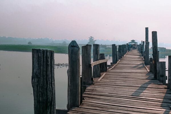 Ponte di Teak U Bein